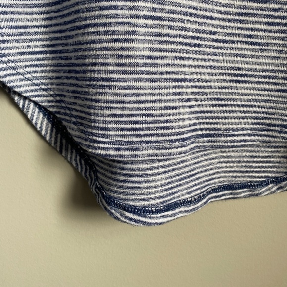 Banana Republic Factory Women's Blue/White Stripe Lightweight Sweater Top Small - Picture 3 of 9